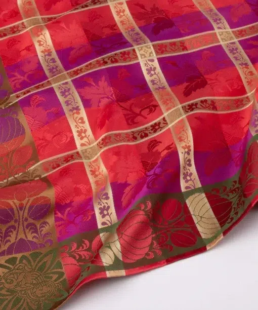 Alternative view of Tyrihans Mimmi Silkeskjerf