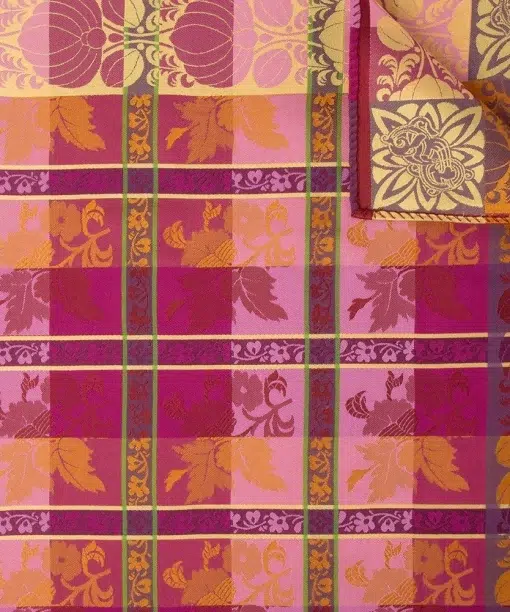 Alternative view of Mimmi Silkeskjerf