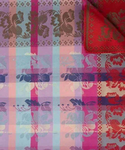 Alternative view of Gabriella Silkeskjerf