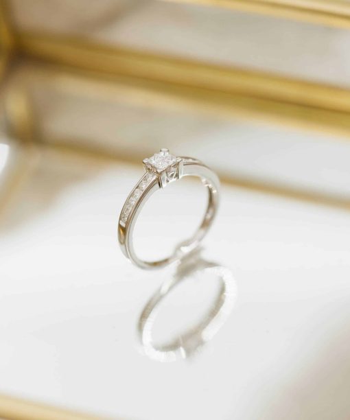 Alternative view of Christophersen Hvitt Gull Ring 0,33 WSI