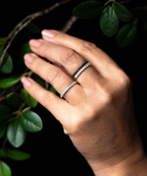 Alternative view of Rekkering i hvitt gull, sorte diamanter 0.27ct