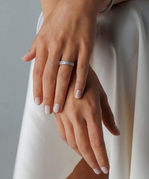 Alternative view of Ring i gull med diamanter 0,61 ct WSI