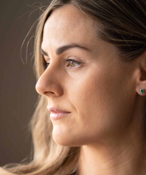 Alternative view of Øredobber i hvitt gull, Smaragd og Diamant 0.07ct (WSI)