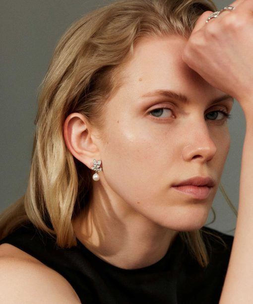 Alternative view of Øredobber i gull med fvp og dia 0.27 ct