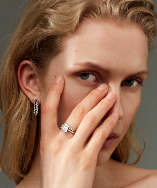 Alternative view of Øredobber i gull med diamanter 0,25 ct