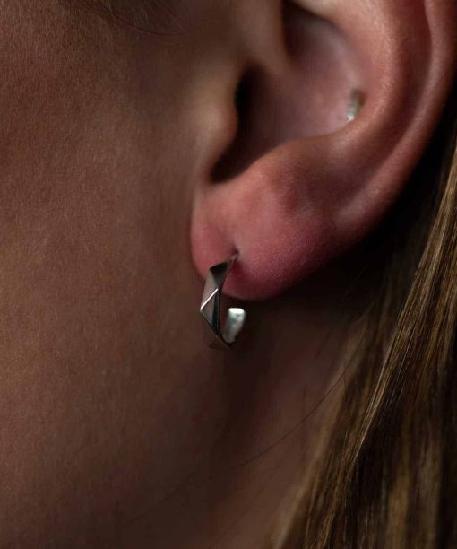 Alternative view of Fasett Creoler i hvitt gull