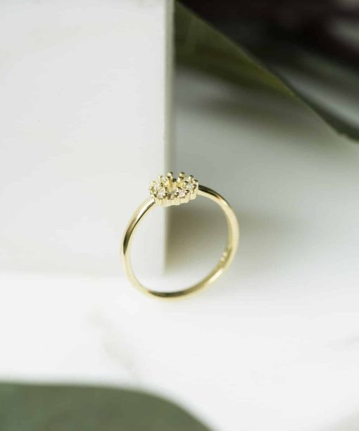 Alternative view of Ring i gull med diamant 0,12 ct TWSI