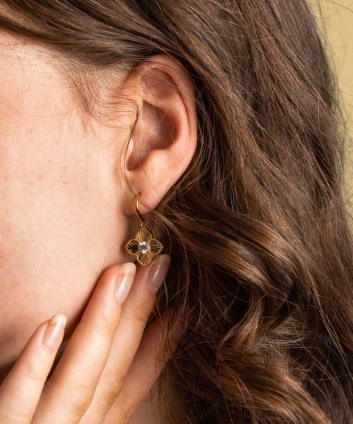 Alternative view of Matilde øredobber i sølv med zirkonia