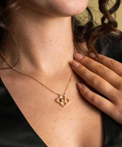 Alternative view of Ava smykke i sølv med oliven zirkonia