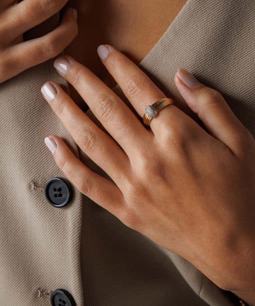 Alternative view of Ring i gull med diamant 0,05 ct WSI