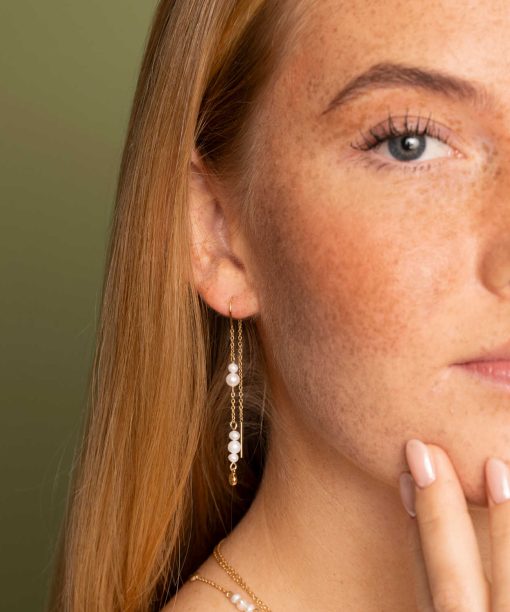 Alternative view of Shapes by Gulldia Fairy øredobber i sølv med perler