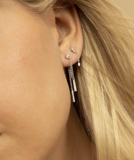 Alternative view of Shimmer øredobber i sølv med zirkonia