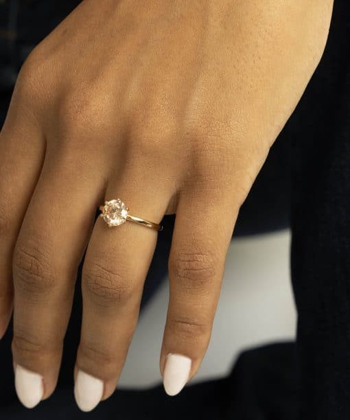 Alternative view of Chloe ring i sølv med champagne zirkonia