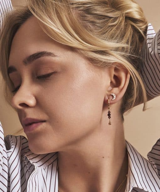 Alternative view of Night øredobber i sølv med zirkonia