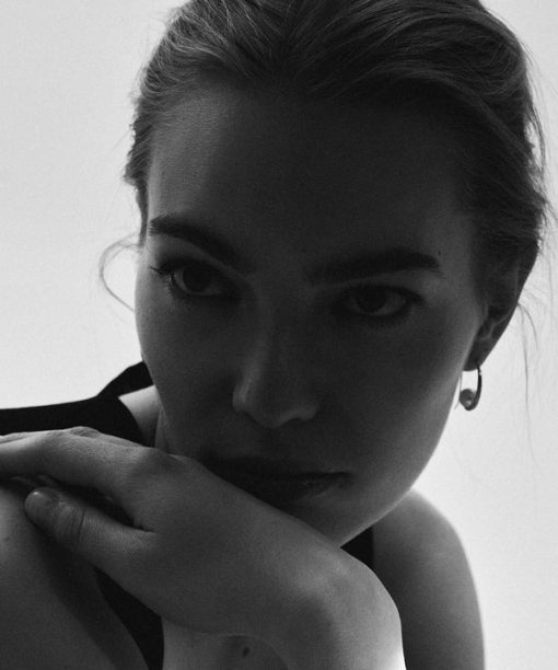 Alternative view of Øredobber i gull med diamant 0,09 ct WSI