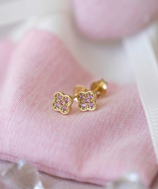 Alternative view of Øredobber i sølv med zirkonia firkløver