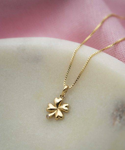 Alternative view of Smykke i gull med zirkonia firkløver