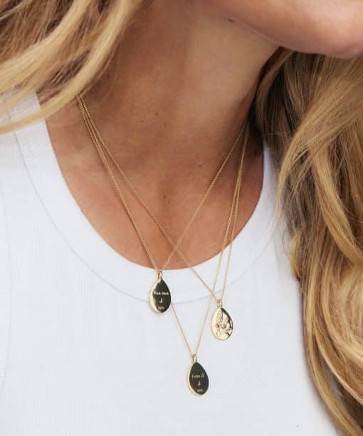 Alternative view of Sandra Lyng, "Fette rå" amulett med ametyst