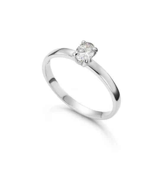 Ring Olivia Oval i hvitt gull med 0,30ct TWSI diamant