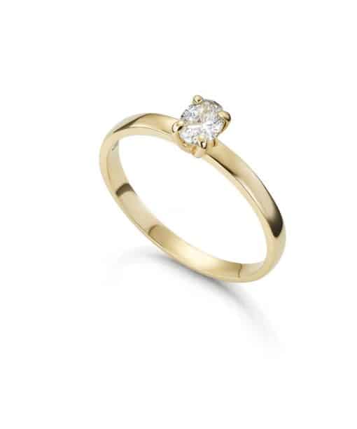 Ring Olivia Oval i gult gull med 0,30ct TWSI diamant