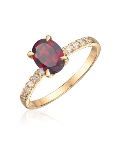 Ring Olivia i gult gull med 0,12ct WSI og granat oval midtstein
