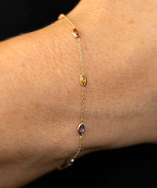 Alternative view of Armbånd i gull med fargede zirkonia