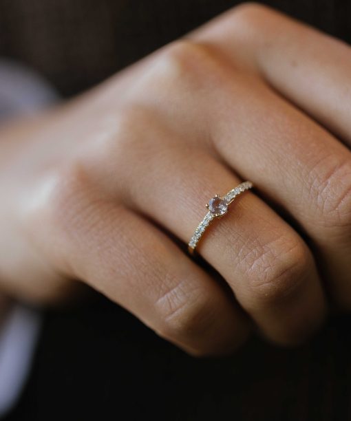 Alternative view of Ring i gull med diamanter 0,19 ct WP - Gult gull med champagne granat sten