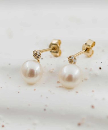 Alternative view of Pan Jewelry Øredobber i gull med ferskvannsperle