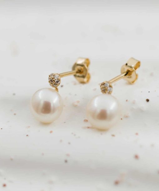 Alternative view of Pan Jewelry Øredobber i gull med ferskvannsperle