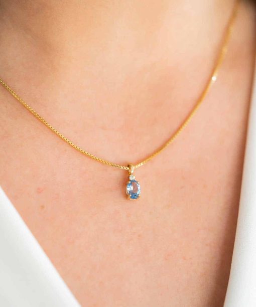 Alternative view of Anheng i gull med syntetisk blå spinell