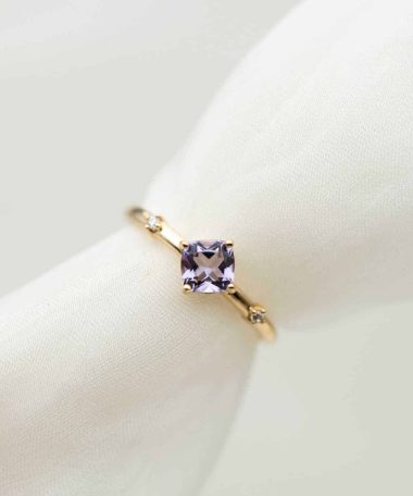 Alternative view of Christophersen Ring i gull med ametyst