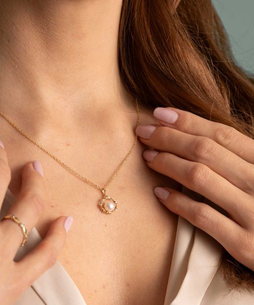 Alternative view of Anheng i gull med fersvannsperle