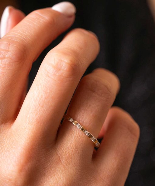 Alternative view of Ring i gull med diamanter 0,10 ct WP