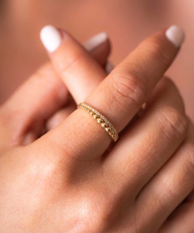 Alternative view of Ring i gull med zirkonia