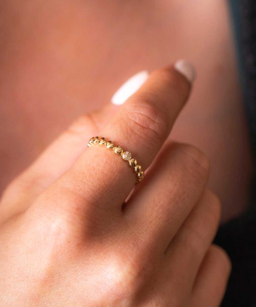 Alternative view of Ring i gull med zirkonia