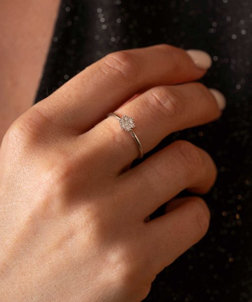 Alternative view of Ring i gull med diamanter 0,15 WP1