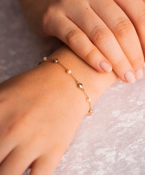 Alternative view of Armbånd i gull med ferskvannsperler