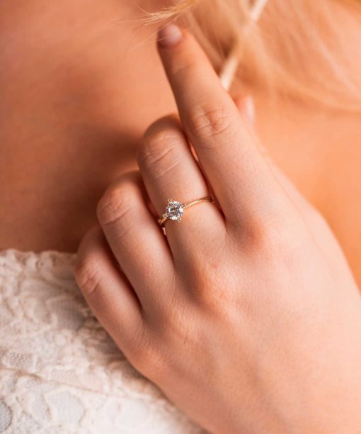 Alternative view of Ring i gull med zirkonia