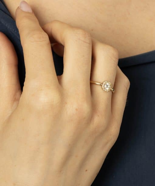 Alternative view of Ring i gull med zirkonia