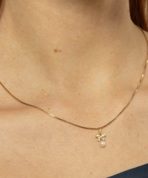 Alternative view of Anheng i gull med ferskvannsperle