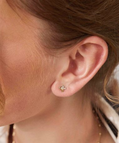 Alternative view of Pan Jewelry - Øredobber i gult gull med zirkonia blomst