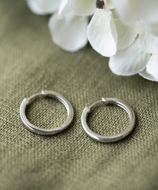 Alternative view of Øreringer i sølv 20 mm