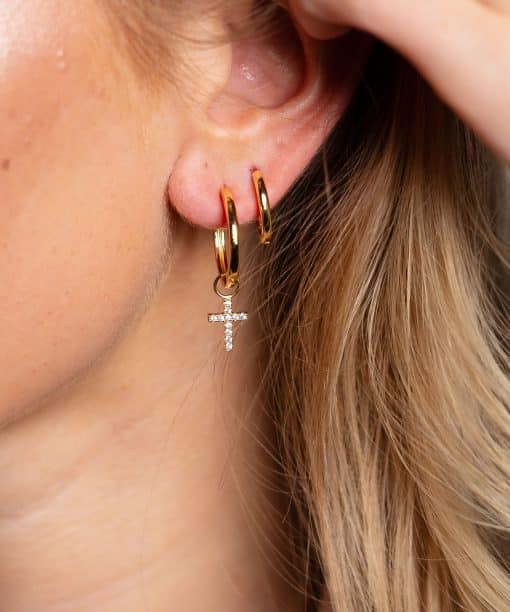 Alternative view of Cross charms i sølv med blank zirkonia