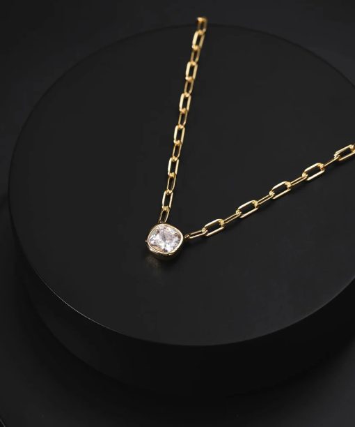 Alternative view of Smykke i forgylt 925 sølv med hvit sten