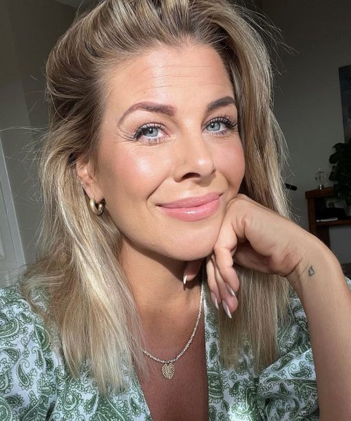 Alternative view of DILLA Perlekjede med anheng i forgylt i sølv