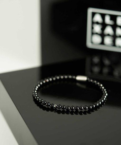 Alternative view of Armbånd i stål med sort hematitt