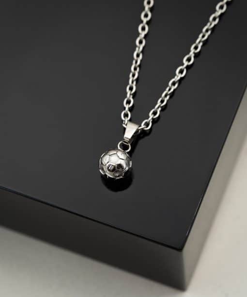 Alternative view of Fotball smykke i stål
