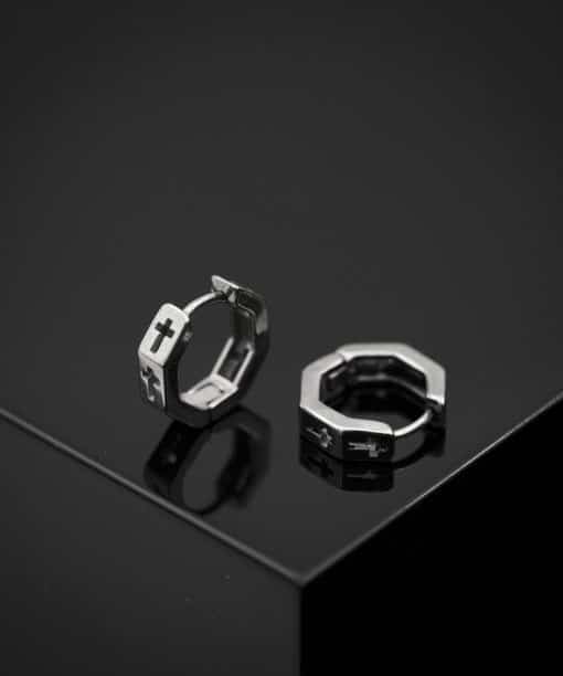 Alternative view of Cross øreringer i stål