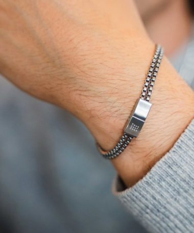 Alternative view of Dual armbånd i børstet stål