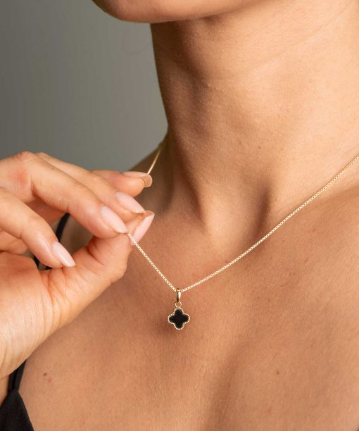 Alternative view of Smykke i sølv med sort kløver